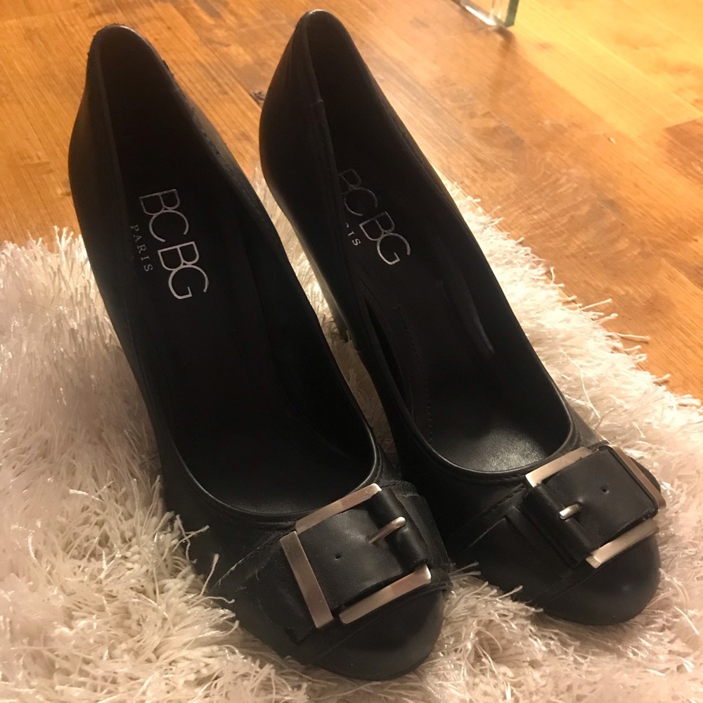 BCBG pumps